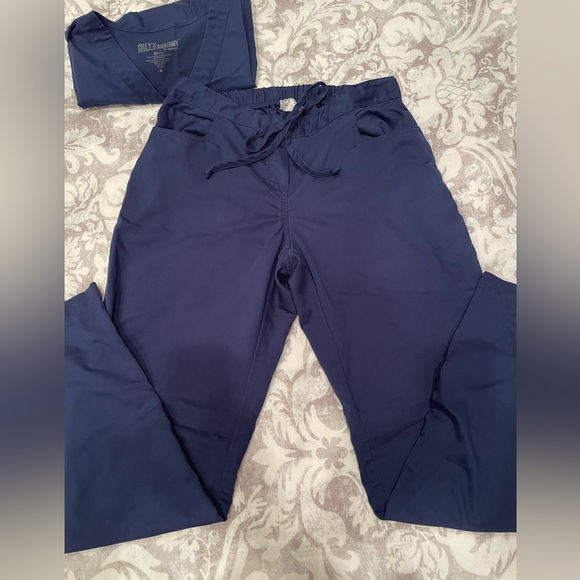 Women’s Grey’s Anatomy Scrub Set Medium Navy - Picture 5 of 7